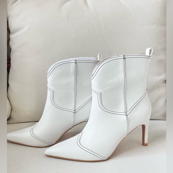 NWB- Lulu’s White Boots - Picture 9 of 11